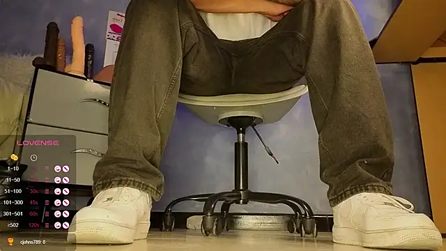 Snapshot of TomLover_12 chatting on 03.17.26 TomLover 12 online show from 03.17.26