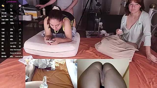 Snapshot of f4p_top chatting on 11.20.25 f4p top online show from 11.20.25