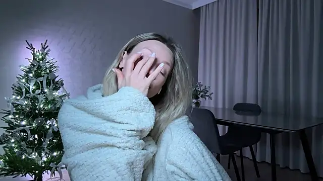 Alice Wonders online show from 12.29.24