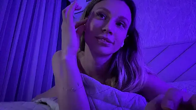 Alice Wonders online show from 02.07.25