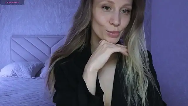 Alice Wonders online show from 03.20.25