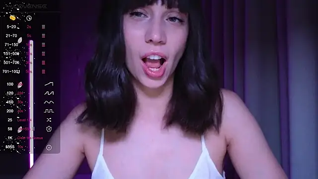 Alice Wonders online show from 10.17.25