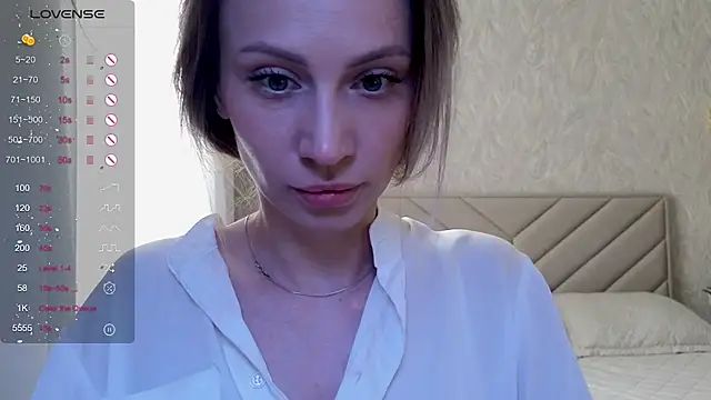 Alice Wonders online show from 03.11.26