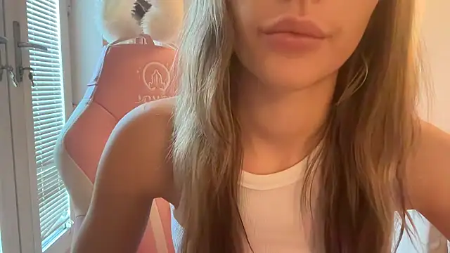 Snapshot of Lillymariee chatting on 01.02.25 Lillymariee online show from 01.02.25