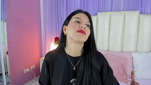 Snapshot of lulumars chatting on 12.19.24 lulumars online show from 12.19.24