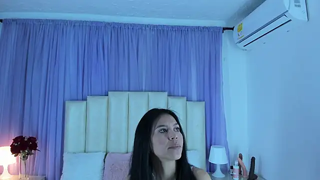 Snapshot of lulumars chatting on 01.04.25 lulumars online show from 01.04.25