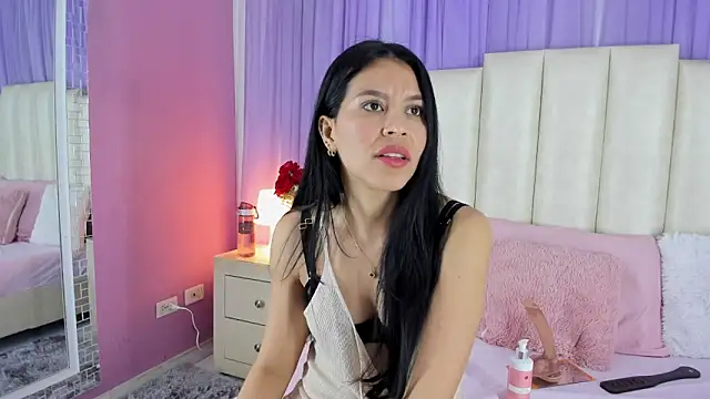 Snapshot of lulumars chatting on 01.14.25 lulumars online show from 01.14.25