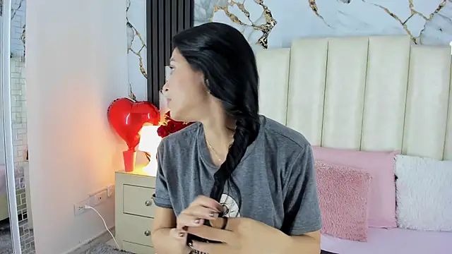 Snapshot of lulumars chatting on 02.24.25 lulumars online show from 02.24.25