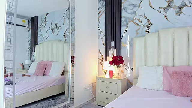 Snapshot of lulumars chatting on 02.25.25 lulumars online show from 02.25.25