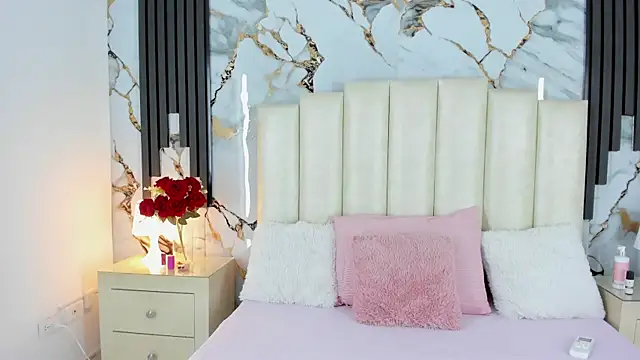 Snapshot of lulumars chatting on 03.18.25 lulumars online show from 03.18.25