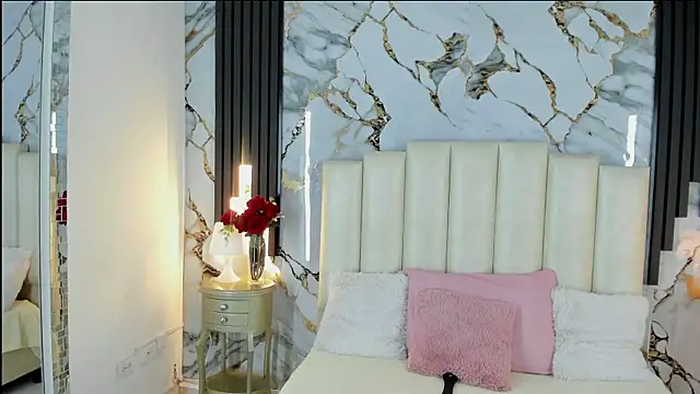 Snapshot of lulumars chatting on 12.02.25 lulumars online show from 12.02.25