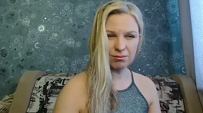 BlondeFox online show from 02.01.25