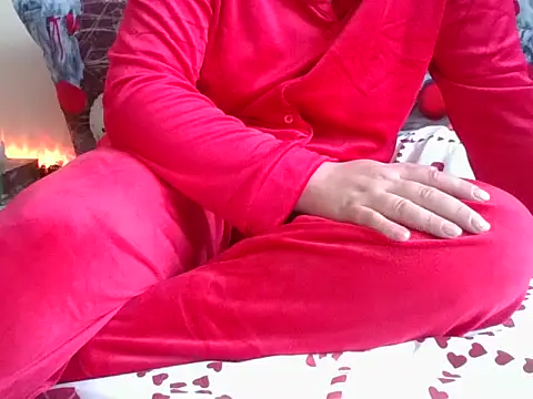 Snapshot of RealLittleRedRidingHood chatting on 11.28.25 RealLittleRedRidingHood online show from 11.28.25