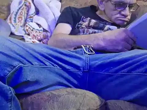 Snapshot of highstepper500 chatting on 12.24.24 highstepper500 online show from 12.24.24