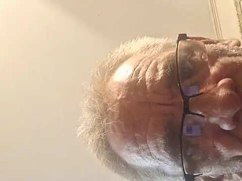 Snapshot of highstepper500 chatting on 09.19.25 highstepper500 online show from 09.19.25