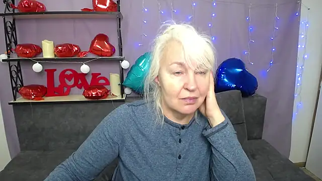 Snapshot of BlondyLeeBest chatting on 02.23.25 BlondyLeeBest online show from 02.23.25