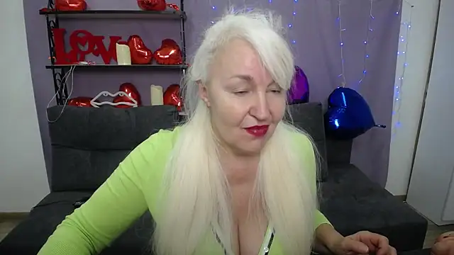 Snapshot of BlondyLeeBest chatting on 03.02.25 BlondyLeeBest online show from 03.02.25