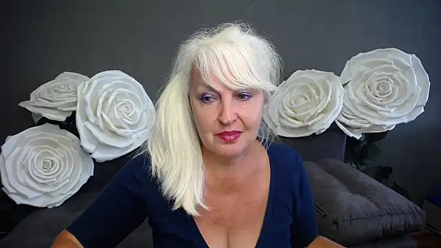 Snapshot of BlondyLeeBest chatting on 09.16.25 BlondyLeeBest online show from 09.16.25