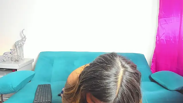 Victoria Jonness online show from 10.13.25