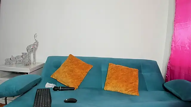 Victoria Jonness online show from 12.14.25