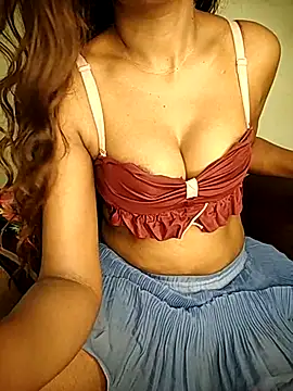 Snapshot of Indian-Squirt chatting on 03.18.25 Indian-Squirt online show from 03.18.25