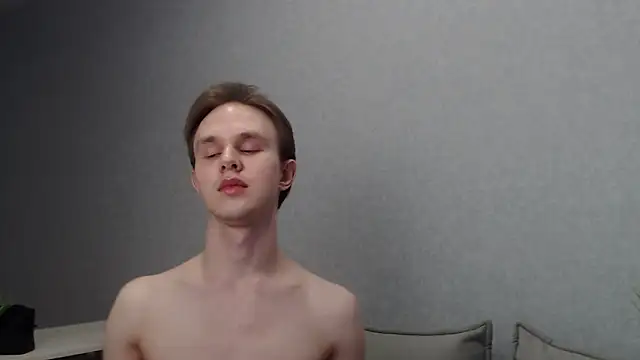 Snapshot of MartinMendez chatting on 02.07.25 MartinMendez online show from 02.07.25