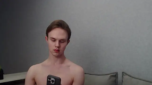 Snapshot of MartinMendez chatting on 02.13.25 MartinMendez online show from 02.13.25