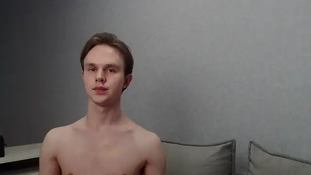 Snapshot of MartinMendez chatting on 02.13.25 MartinMendez online show from 02.13.25