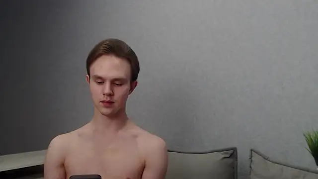 Snapshot of MartinMendez chatting on 02.13.25 MartinMendez online show from 02.13.25