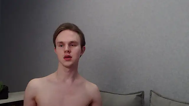 Snapshot of MartinMendez chatting on 02.19.25 MartinMendez online show from 02.19.25