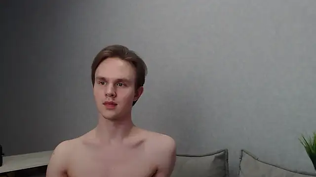 Snapshot of MartinMendez chatting on 02.20.25 MartinMendez online show from 02.20.25