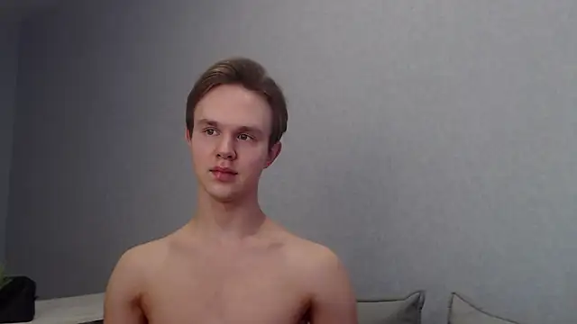 Snapshot of MartinMendez chatting on 03.18.25 MartinMendez online show from 03.18.25