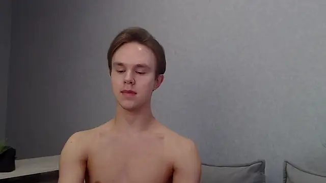 Snapshot of MartinMendez chatting on 03.20.25 MartinMendez online show from 03.20.25