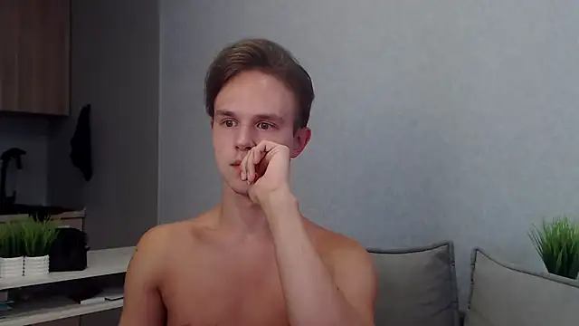 Snapshot of MartinMendez chatting on 09.16.25 MartinMendez online show from 09.16.25