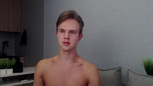 Snapshot of MartinMendez chatting on 09.19.25 MartinMendez online show from 09.19.25