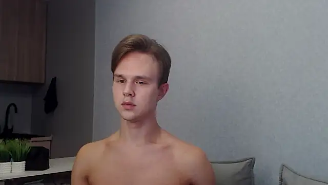 Snapshot of MartinMendez chatting on 09.24.25 MartinMendez online show from 09.24.25