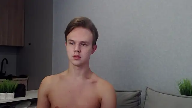 Snapshot of MartinMendez chatting on 10.03.25 MartinMendez online show from 10.03.25