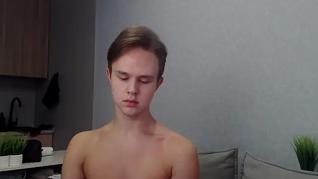 Snapshot of MartinMendez chatting on 10.05.25 MartinMendez online show from 10.05.25