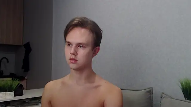 Snapshot of MartinMendez chatting on 11.02.25 MartinMendez online show from 11.02.25