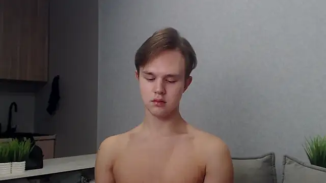 Snapshot of MartinMendez chatting on 11.10.25 MartinMendez online show from 11.10.25