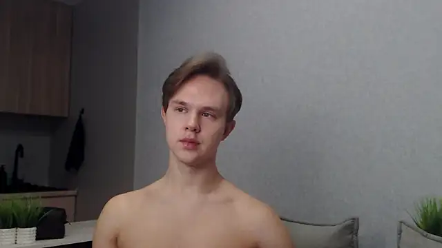 Snapshot of MartinMendez chatting on 12.16.25 MartinMendez online show from 12.16.25