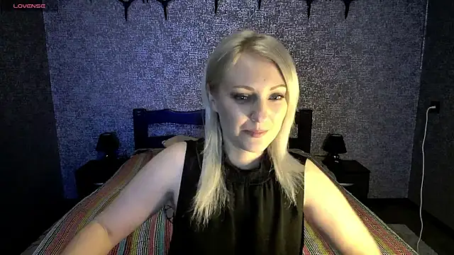 Snapshot of annagreeneyess chatting on 04.23.26 annagreeneyess online show from 04.23.26