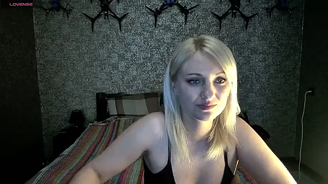 Snapshot of annagreeneyess chatting on 04.29.26 annagreeneyess online show from 04.29.26