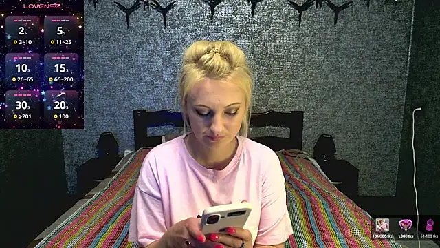 Snapshot of annagreeneyess chatting on 05.17.26 annagreeneyess online show from 05.17.26