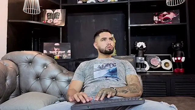 matteosantos online show from 10.15.25