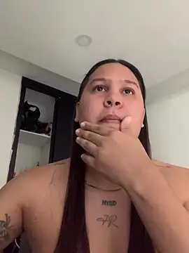 Snapshot of junaiker_roa chatting on 11.14.25 junaiker roa online show from 11.14.25