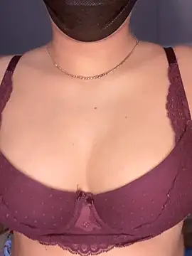 Snapshot of Amber-Queen chatting on 01.15.25 Amber-Queen online show from 01.15.25