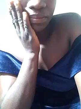 Snapshot of shape30 chatting on 12.21.24 shape30 online show from 12.21.24