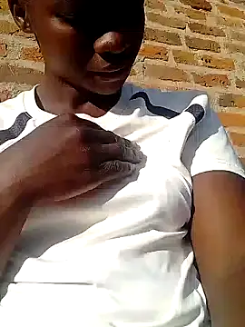 Snapshot of shape30 chatting on 01.16.25 shape30 online show from 01.16.25