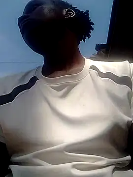 Snapshot of shape30 chatting on 01.16.25 shape30 online show from 01.16.25